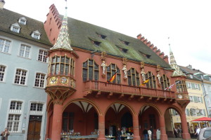 Das historische Kaufhaus am Münsterplatz.